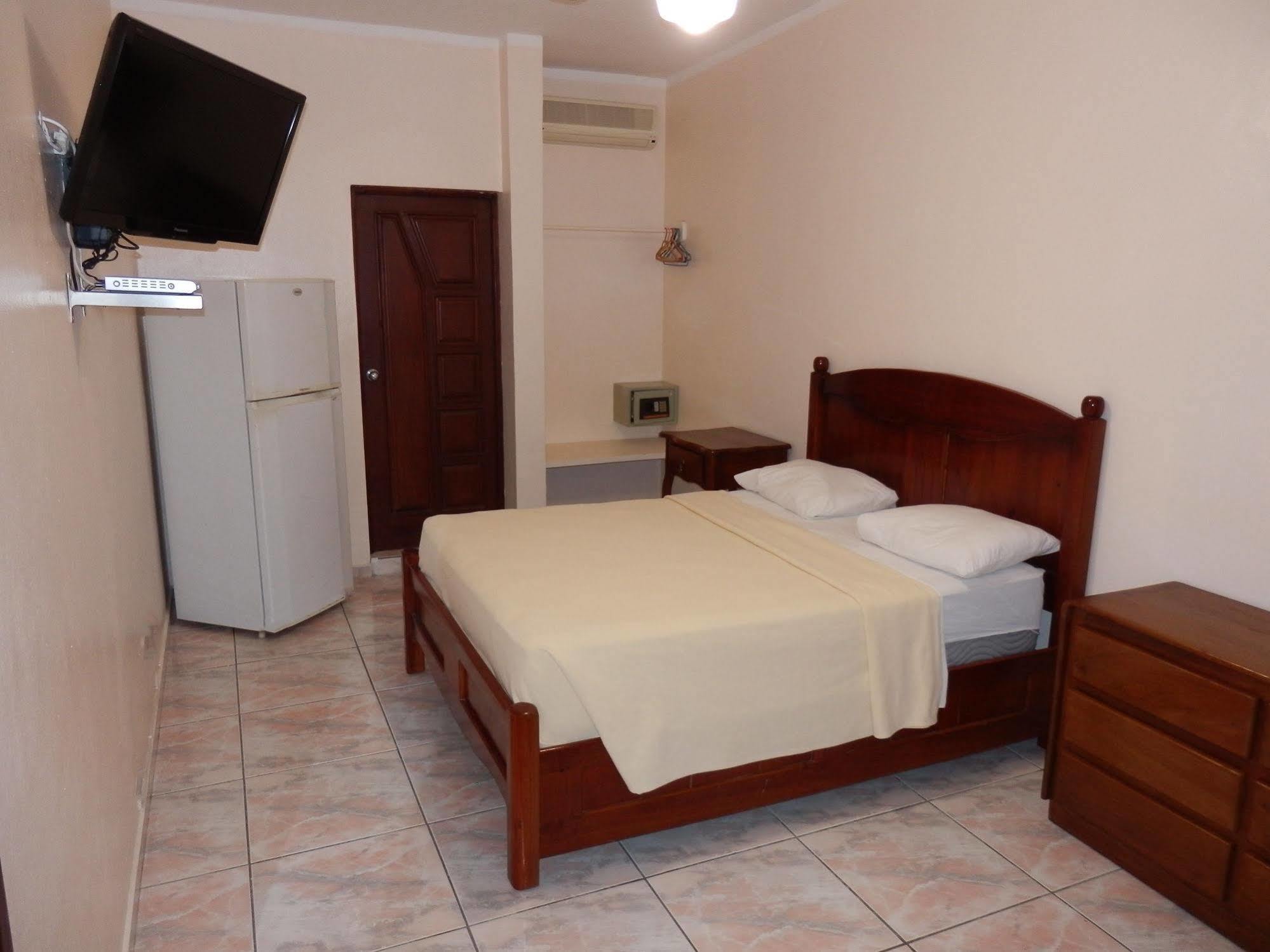 Hotel Garant & Suites Boca Chica Exterior foto